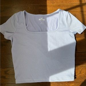 NEW Hollister cropped baby tee in purple, size medium